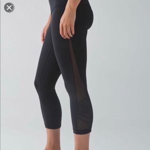 Lululemon minimalist crop
